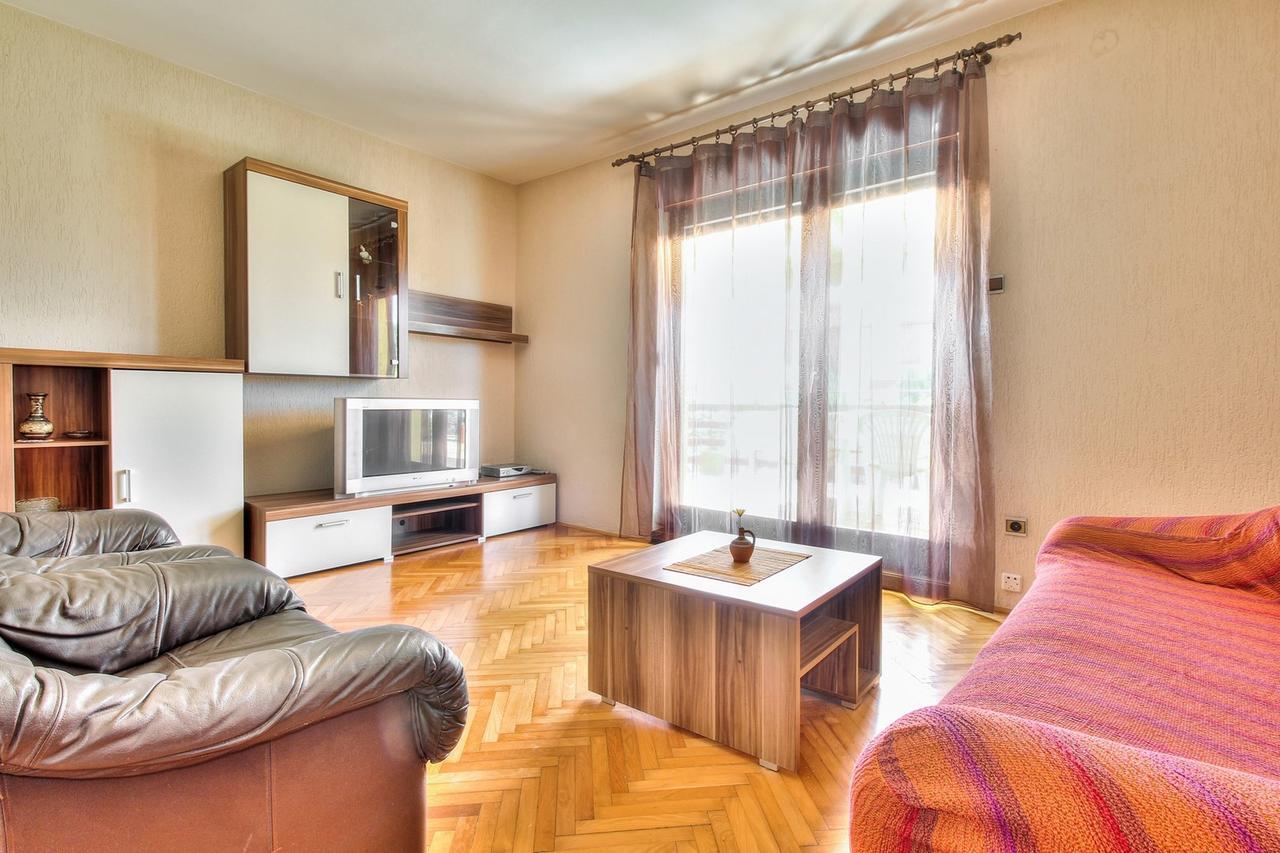 Lovric House With Apartments Умаг Екстер'єр фото